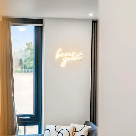 Apartamento Flat With Gym & Parking- Sleeps 8 - Close To Minister