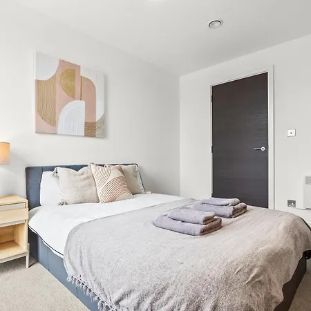 Apartamento Flat With Gym & Parking- Sleeps 8 - Close To Minister *