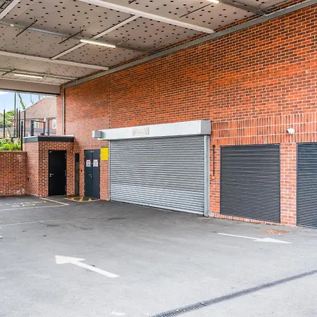 Flat With Gym & Parking- Sleeps 8 - Close To Minister