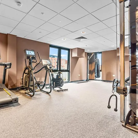 Flat With Gym & Parking- Sleeps 8 - Close To Minister Apartamento