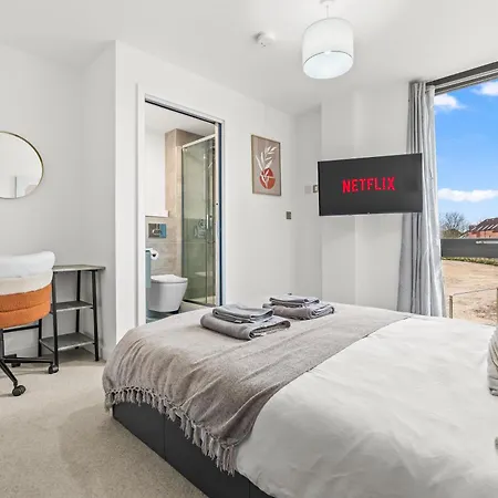 Flat With Gym & Parking- Sleeps 8 - Close To Minister 公寓