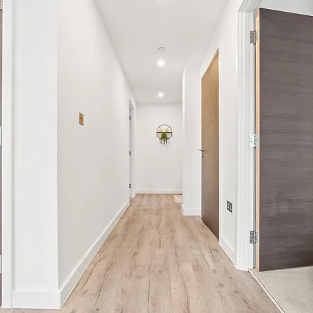Flat With Gym & Parking- Sleeps 8 - Close To Minister Apartamento
